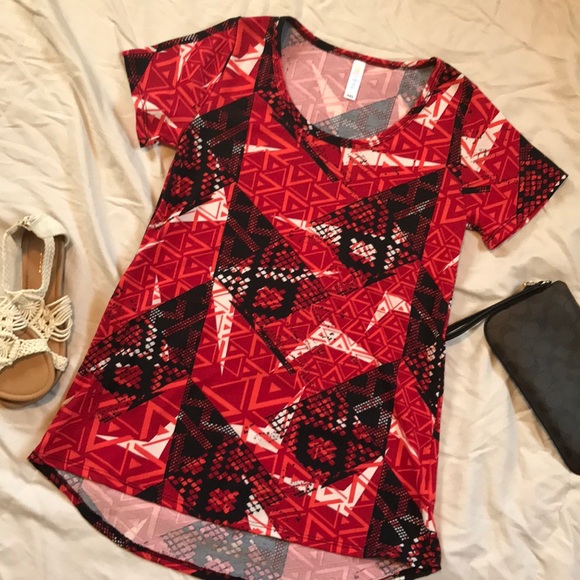 LuLaRoe classic t. Like new! Make me an offer - Picture 1 of 1